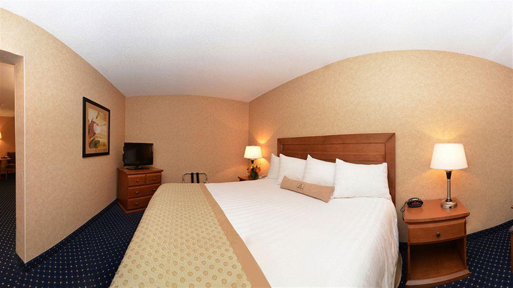 Best Western Plus Langley Inn Esterno foto