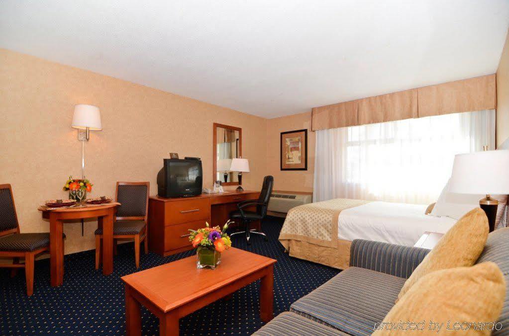 Best Western Plus Langley Inn Esterno foto