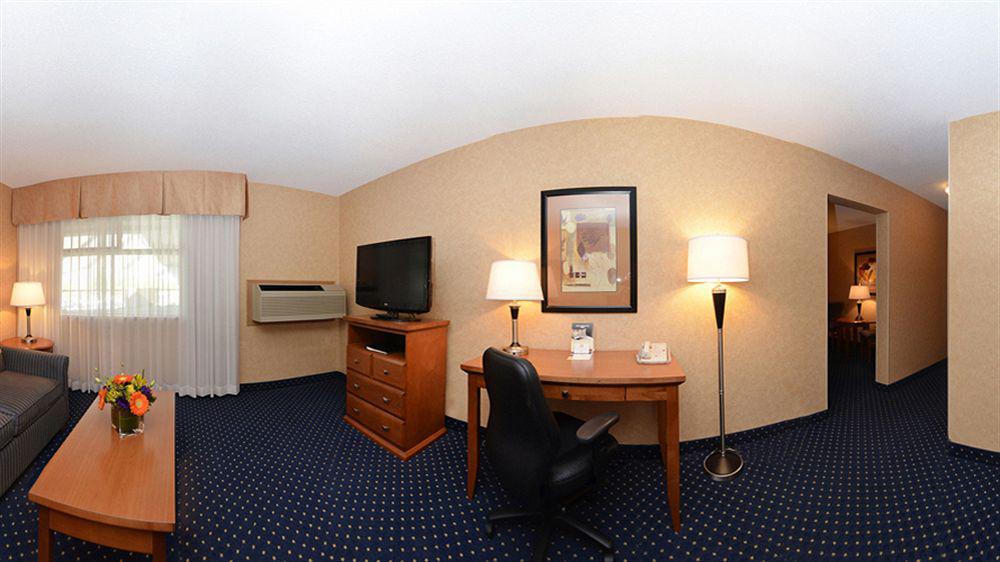 Best Western Plus Langley Inn Esterno foto